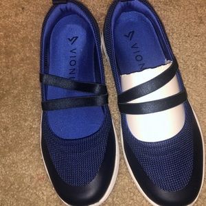 Vionic sneakers